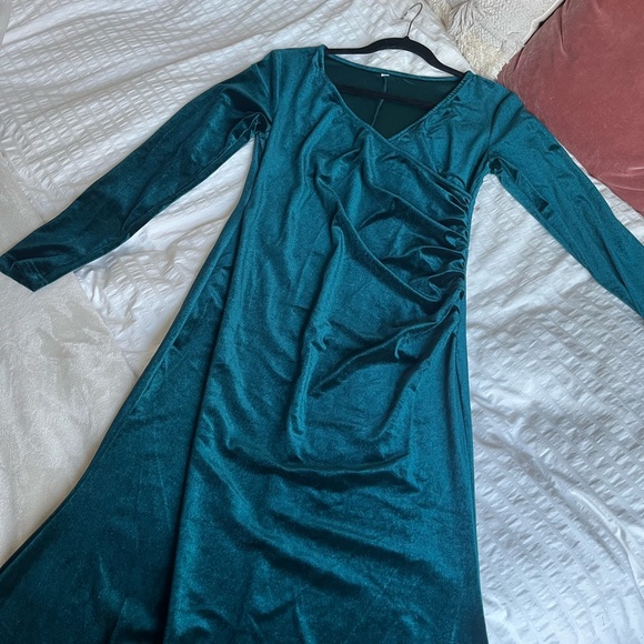 Women's V Neck Wrap Long Sleeve Elegant Mermaid Velvet Cocktail Maxi Dress - Picture 5 of 6